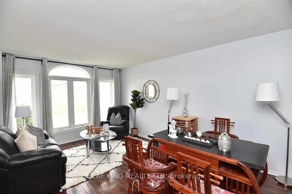 102 Huntingwood Ave