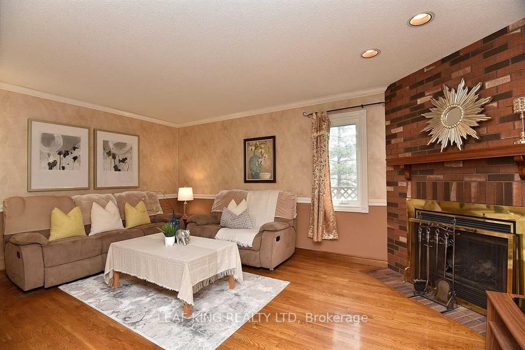 102 Huntingwood Ave
