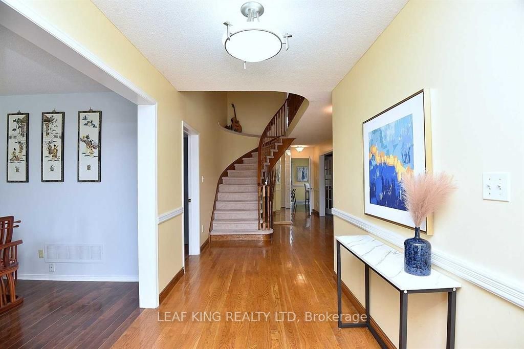 102 Huntingwood Ave