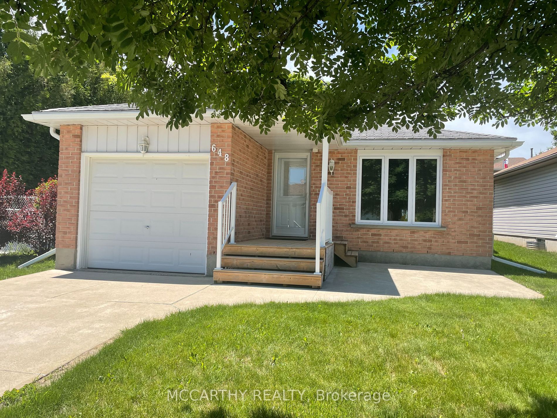 648 Canfield Pl