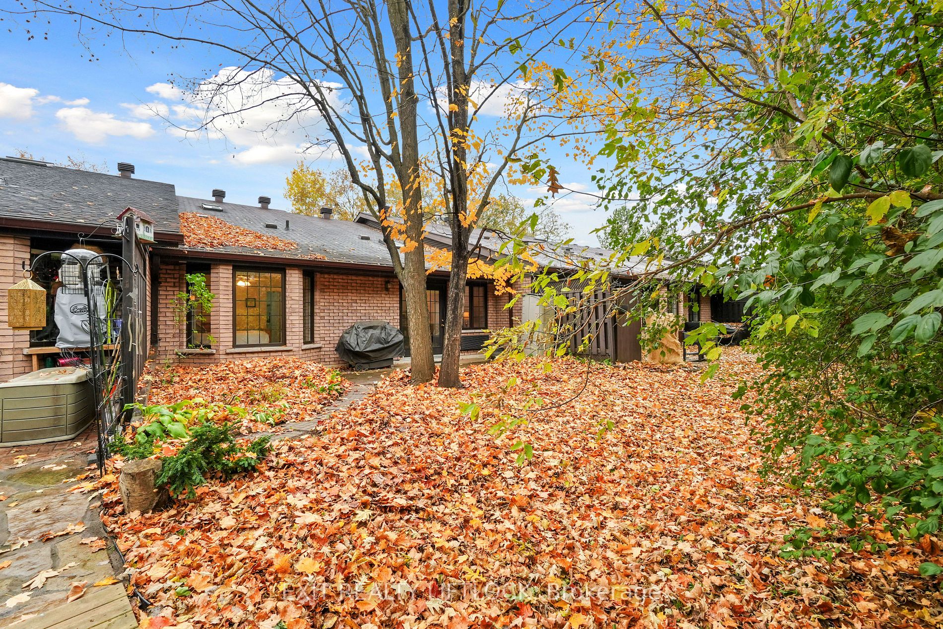 695 Whitaker St, #9