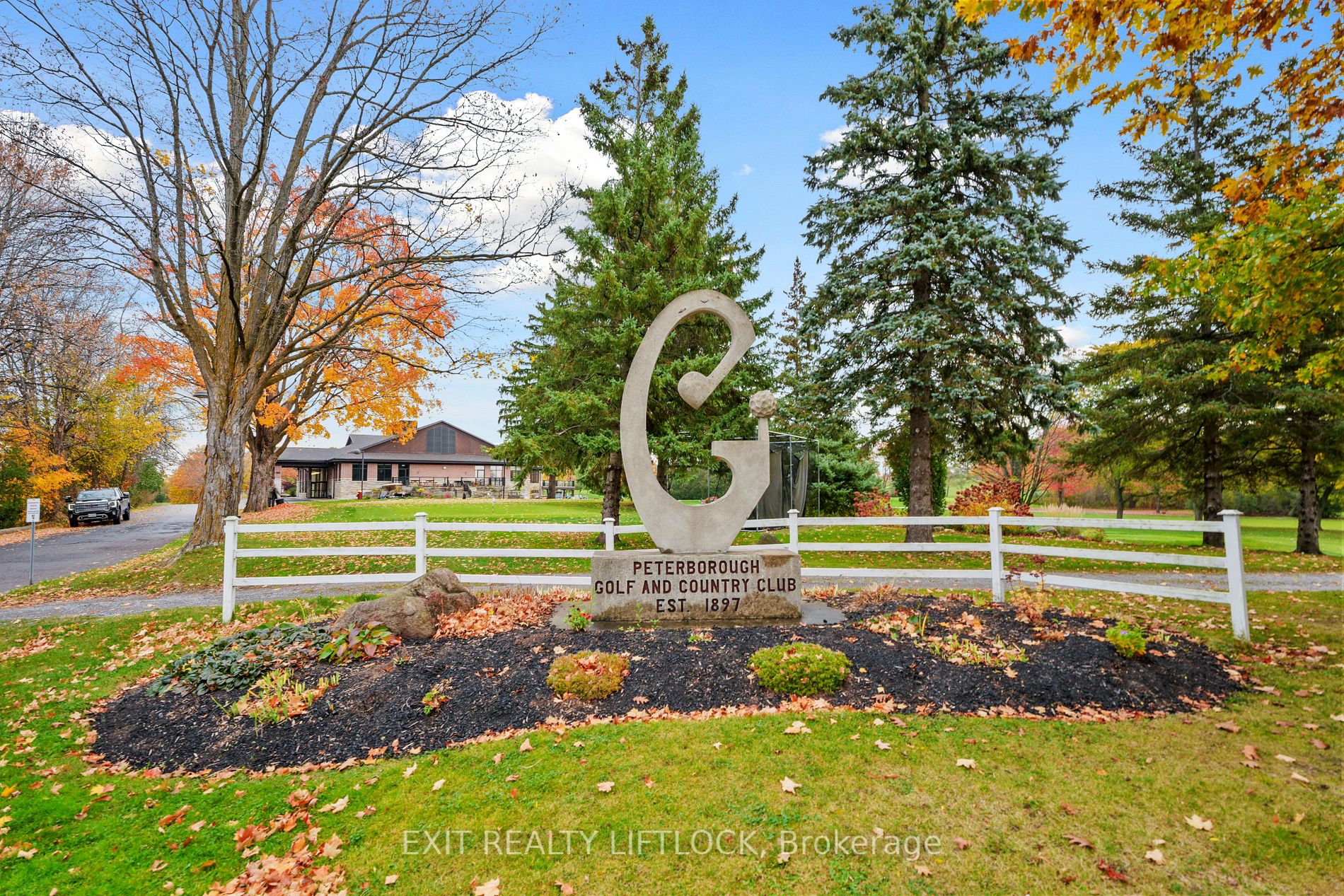 695 Whitaker St, #9