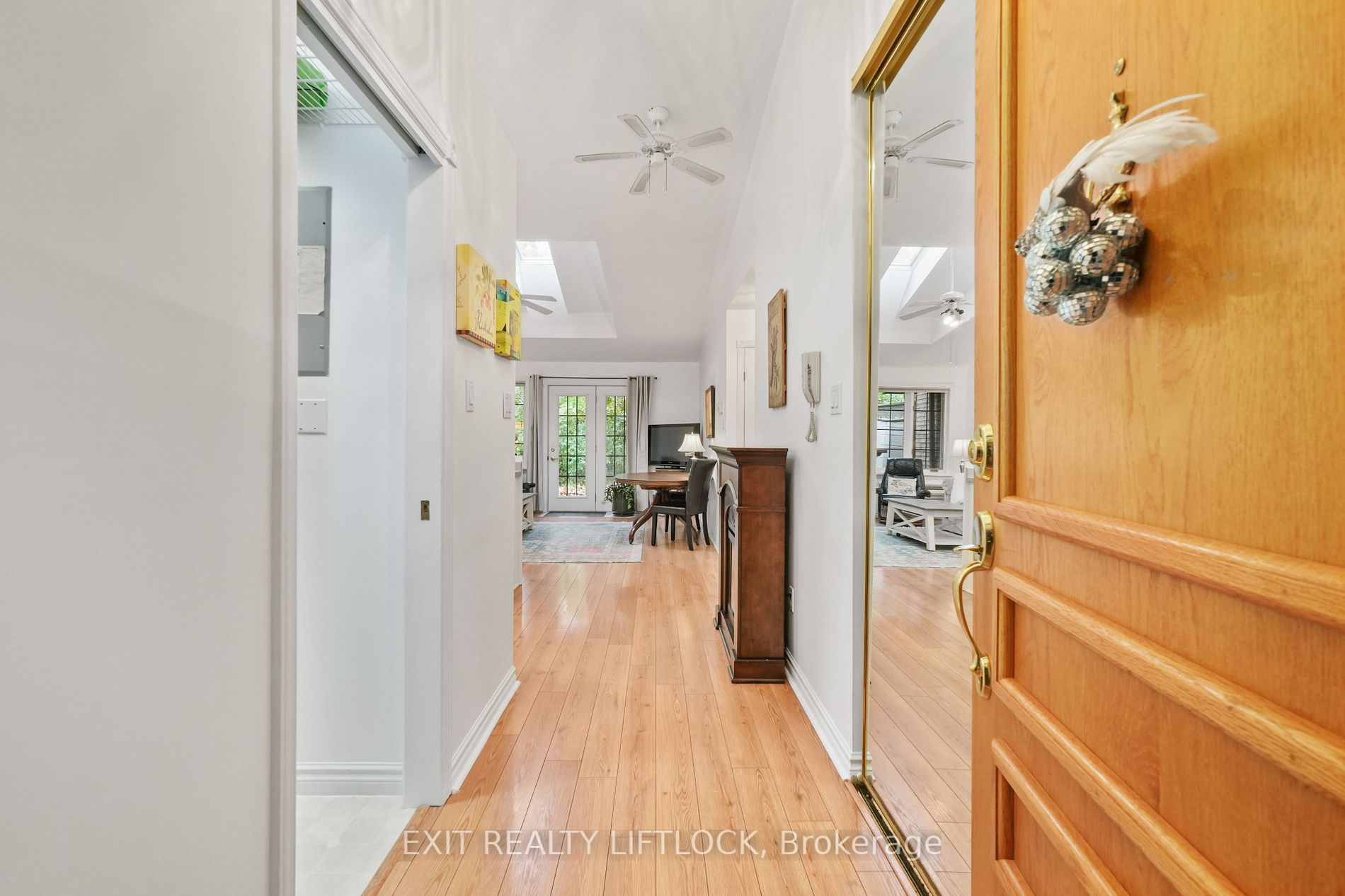 695 Whitaker St, #9