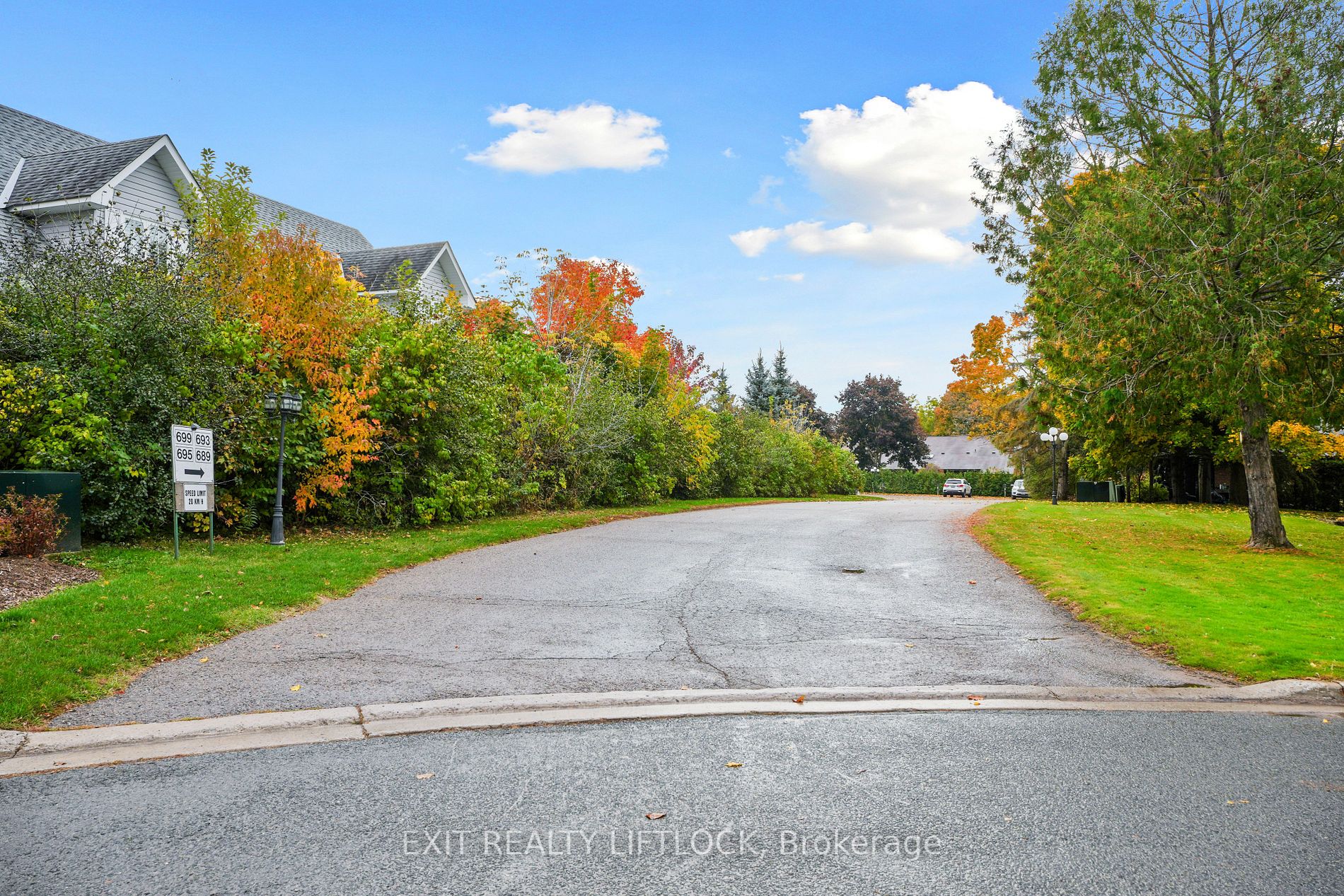 695 Whitaker St, #9