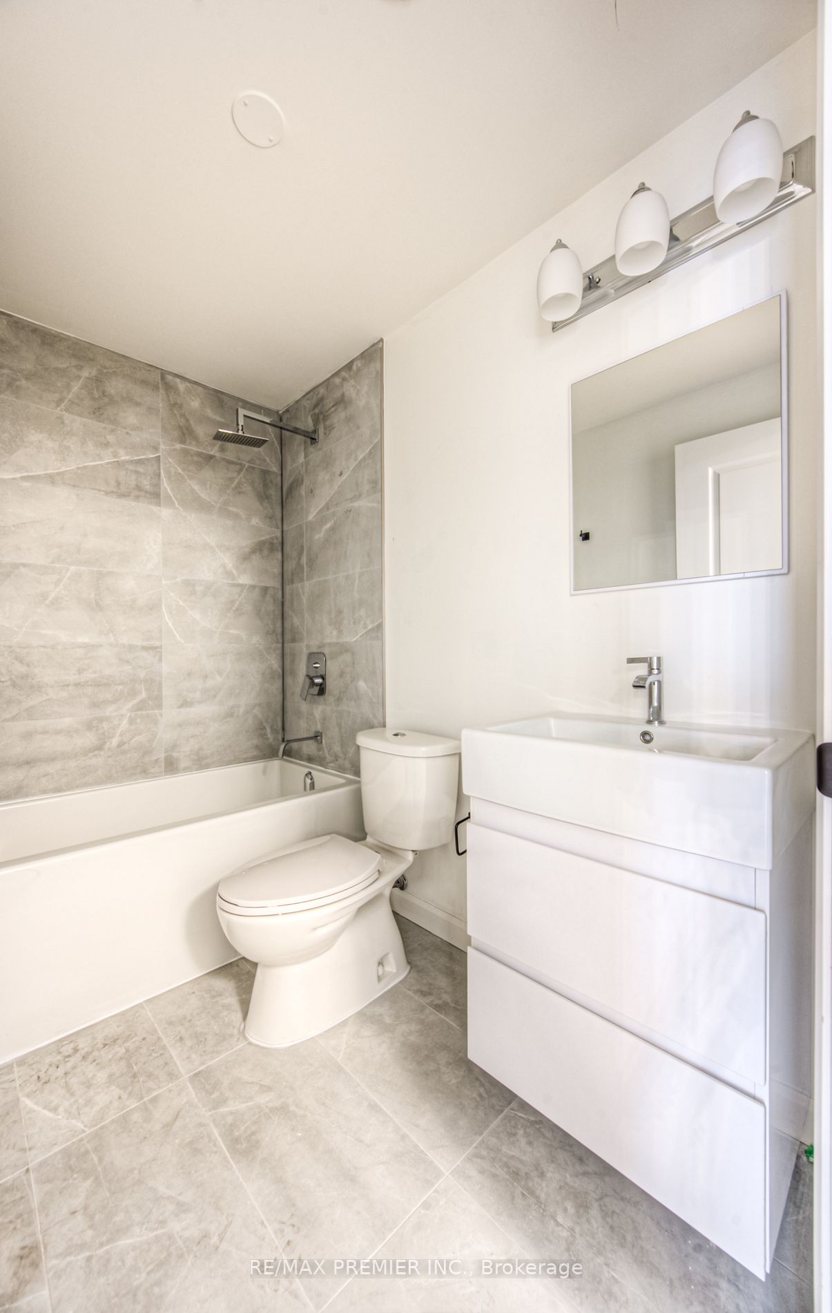 7 Erie Ave N, #210