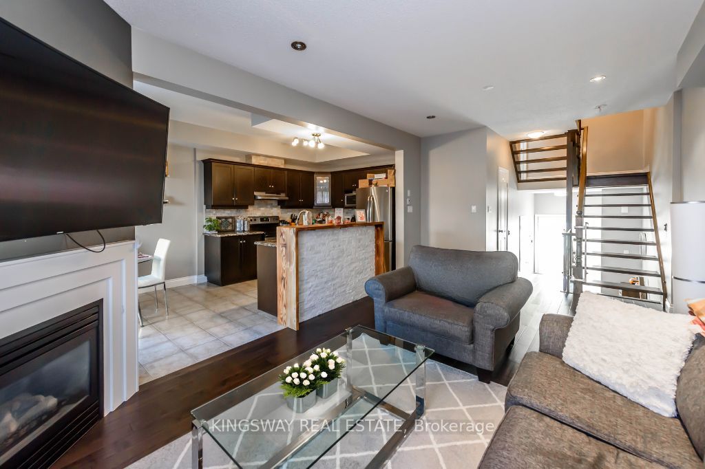 123 Palacebeach Tr