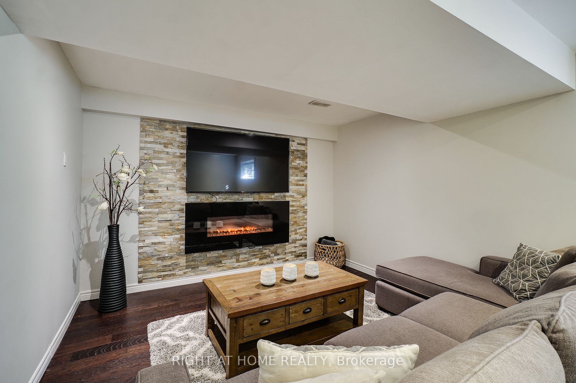 70 Highgate Dr, #12