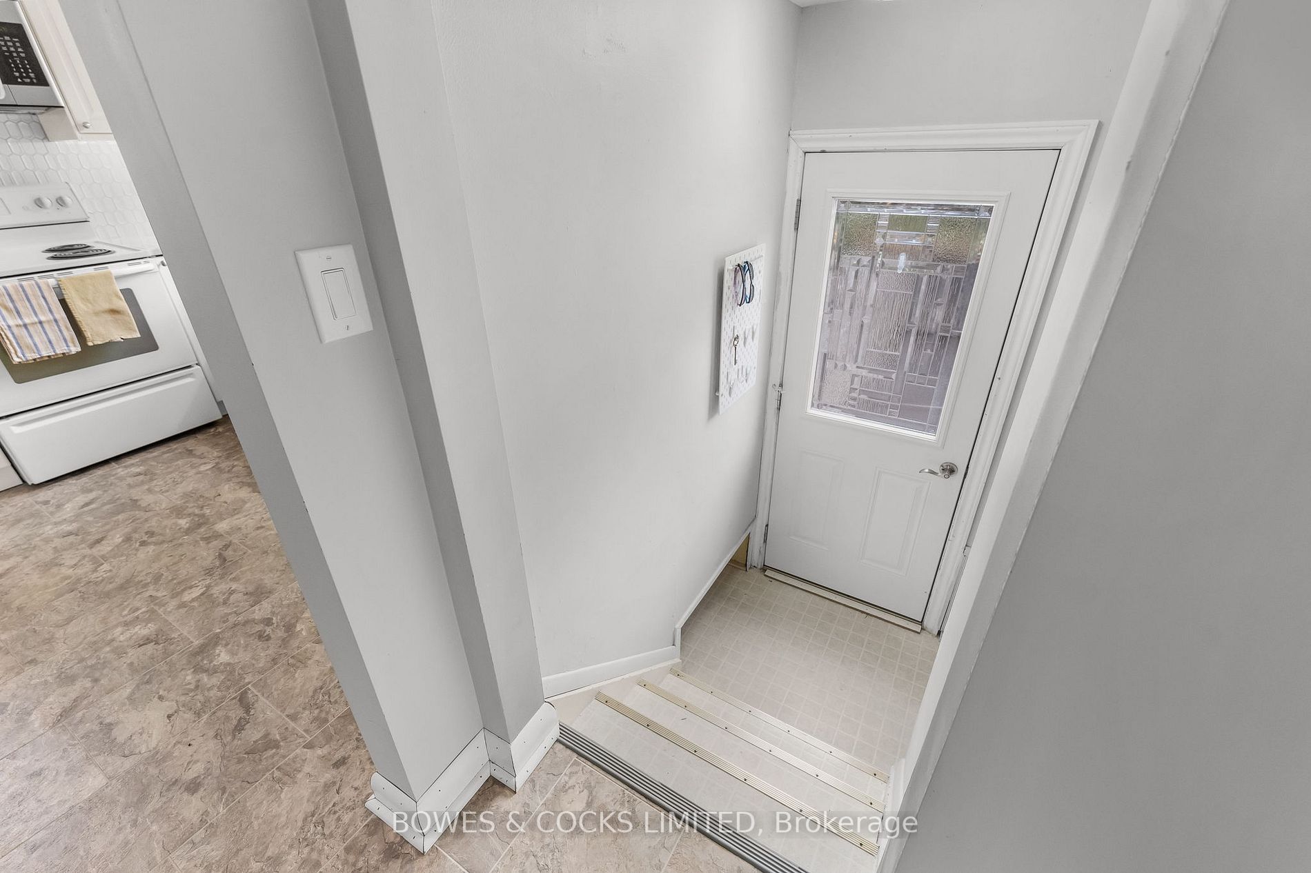 861 Valleyview Dr