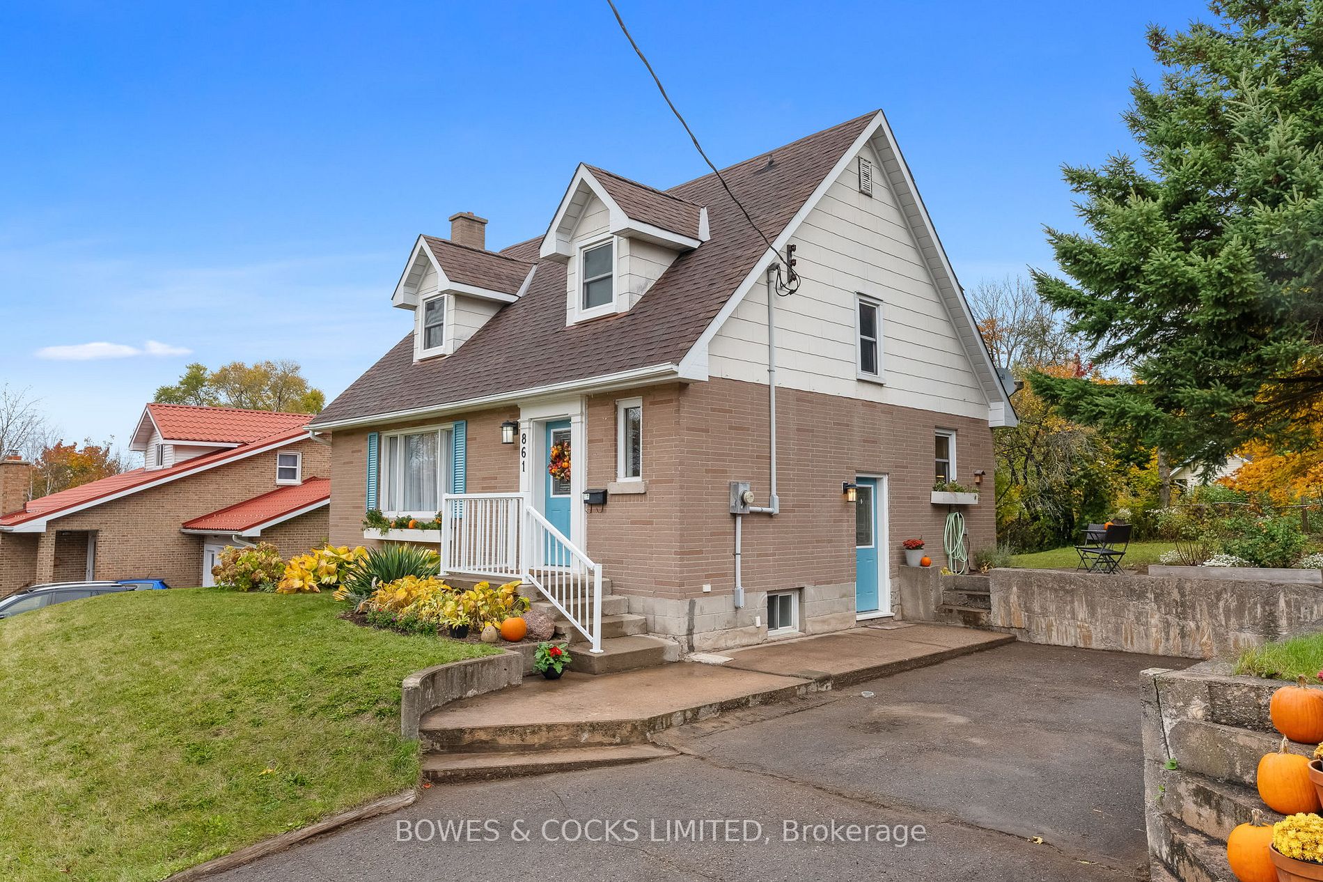 861 Valleyview Dr