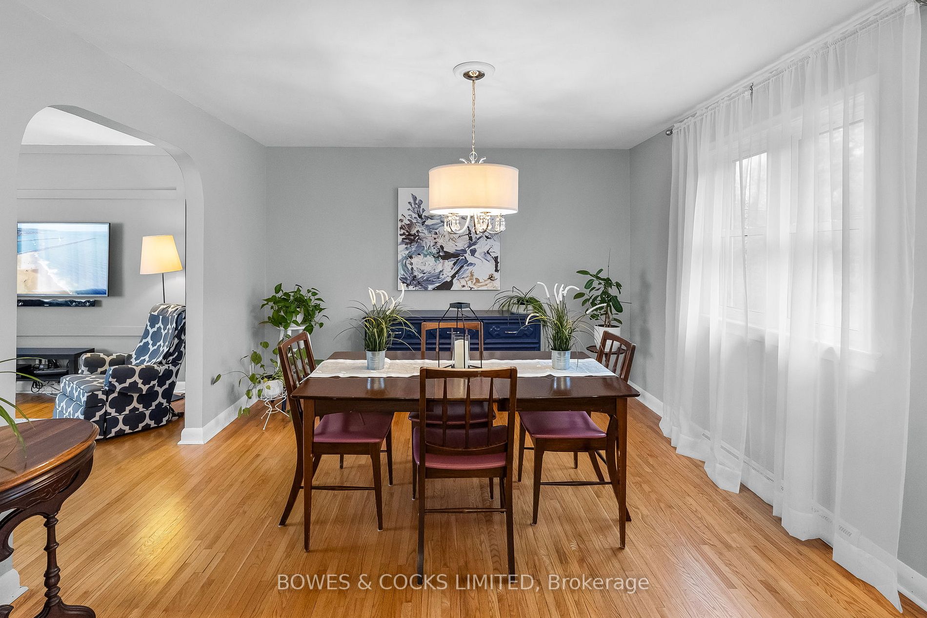 861 Valleyview Dr