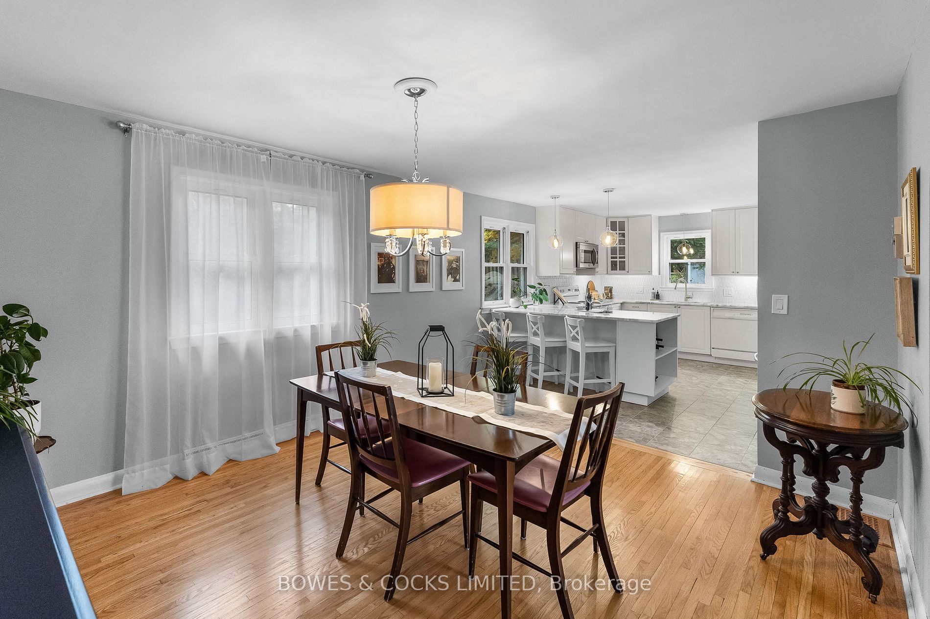 861 Valleyview Dr