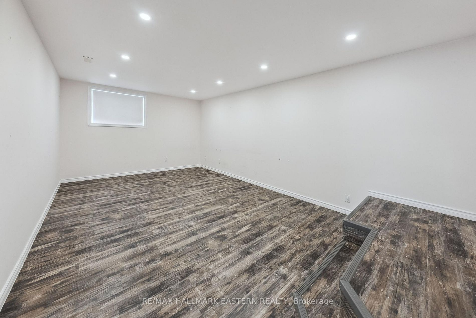 1234 Parkhill Rd W