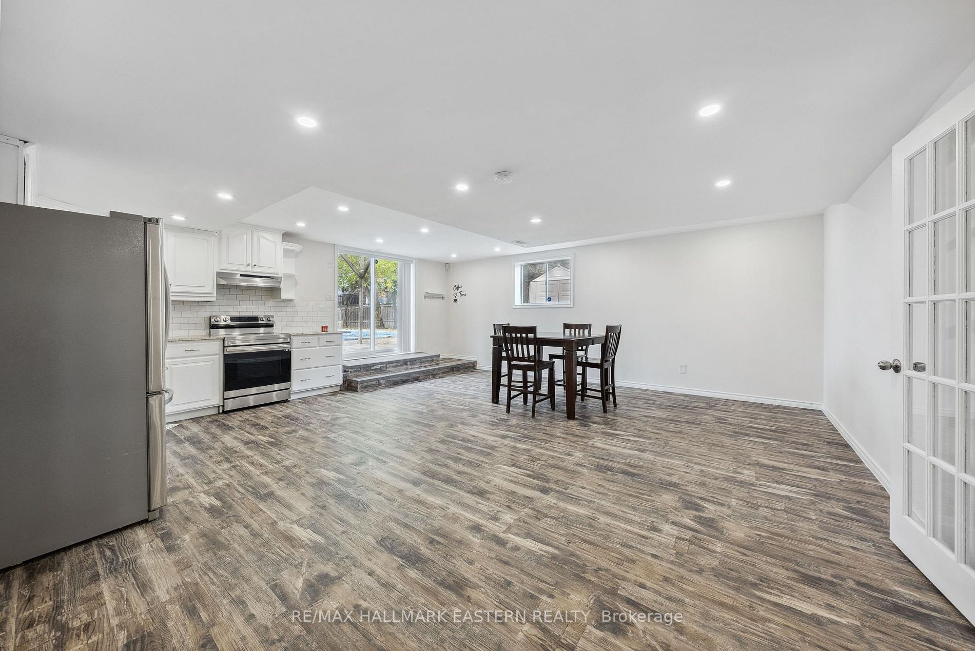 1234 Parkhill Rd W