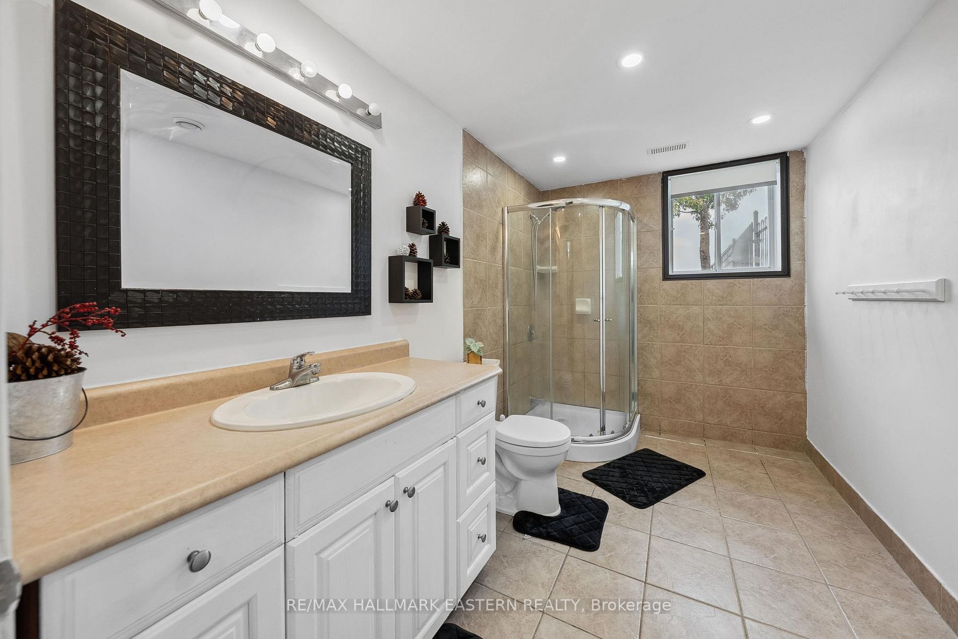 1234 Parkhill Rd W