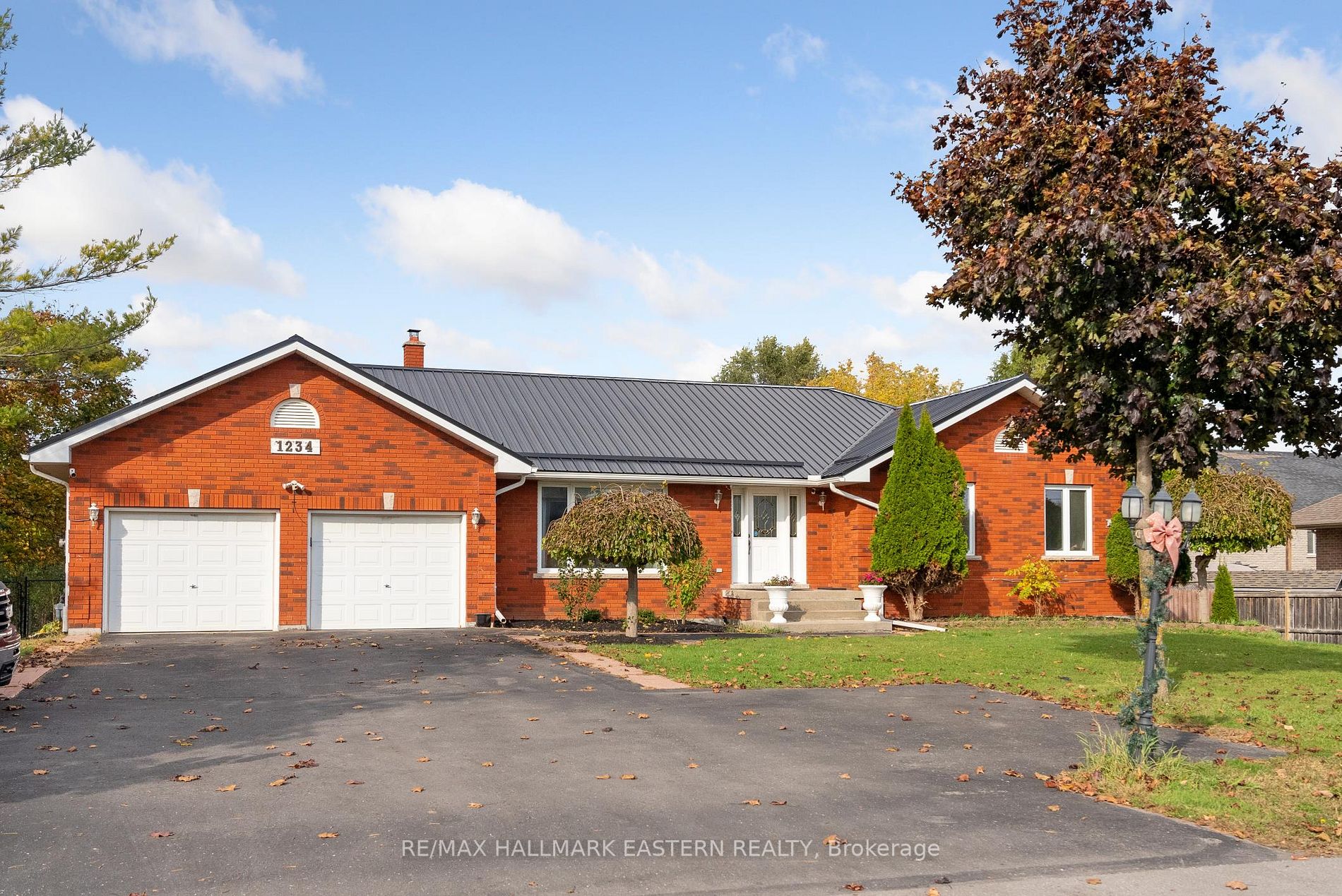 1234 Parkhill Rd W