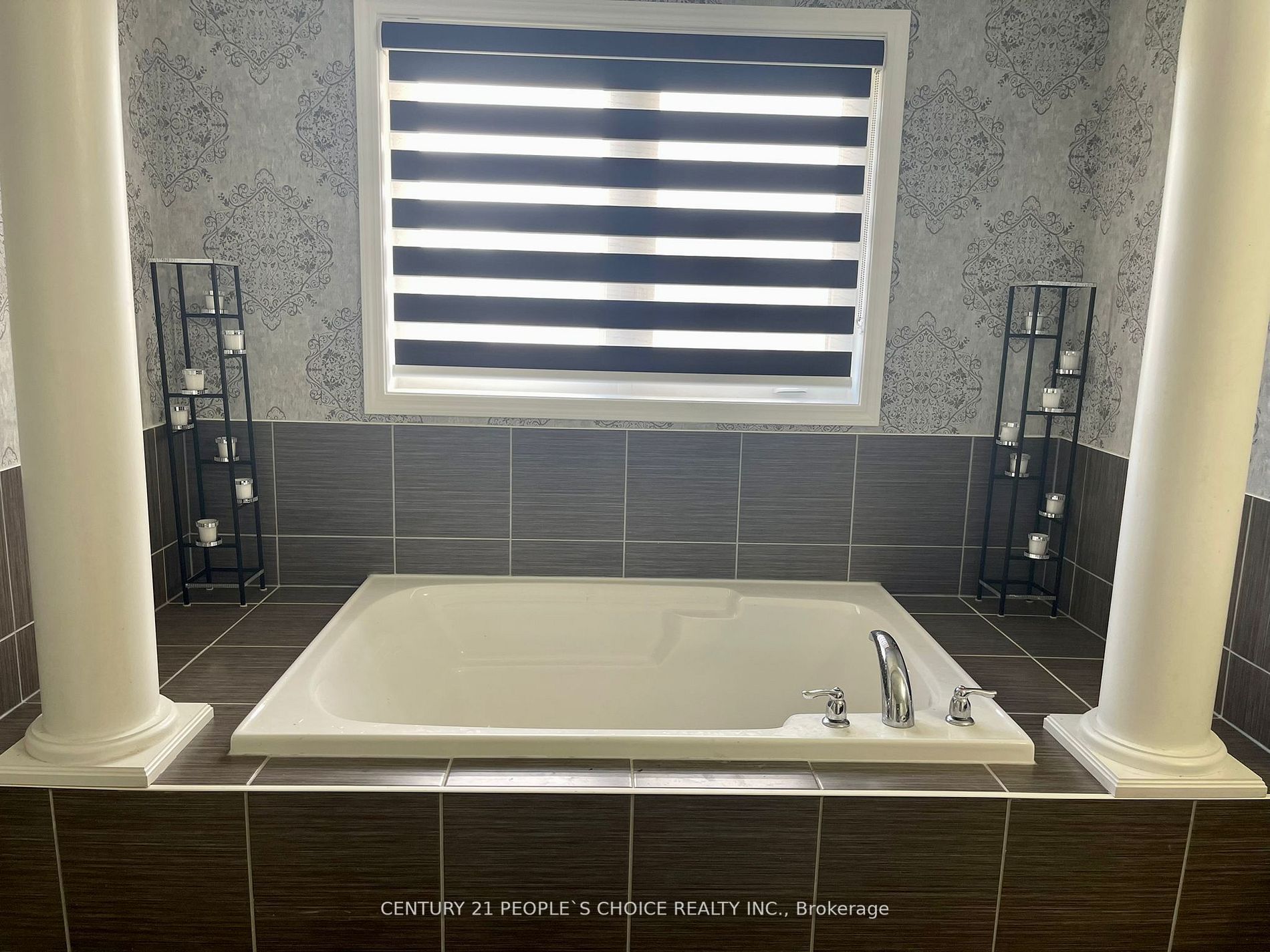 5 Burgess Cres