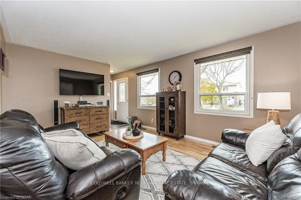 36 Upton Cres