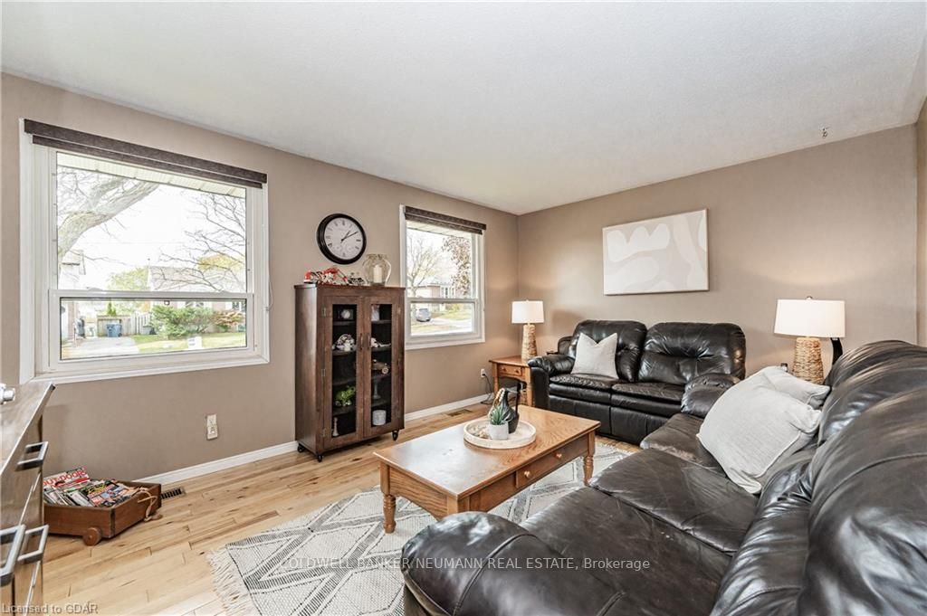 36 Upton Cres