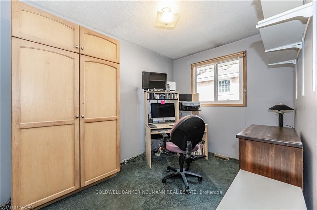 36 Upton Cres