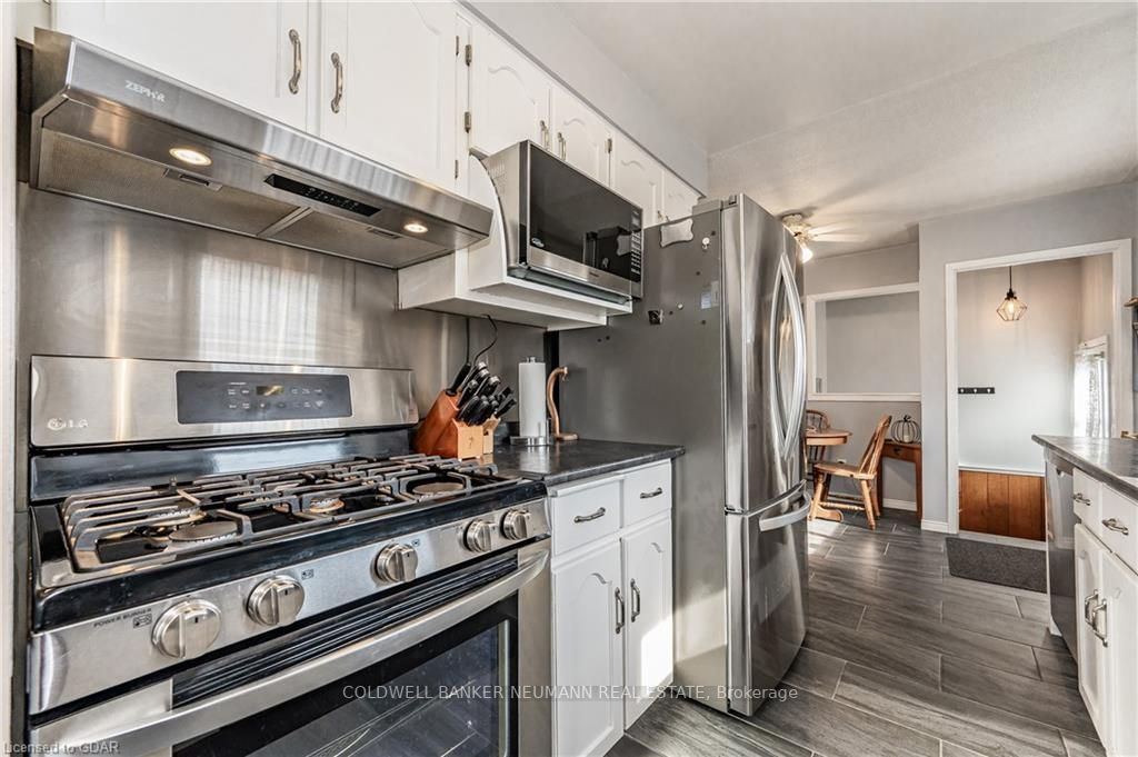 36 Upton Cres