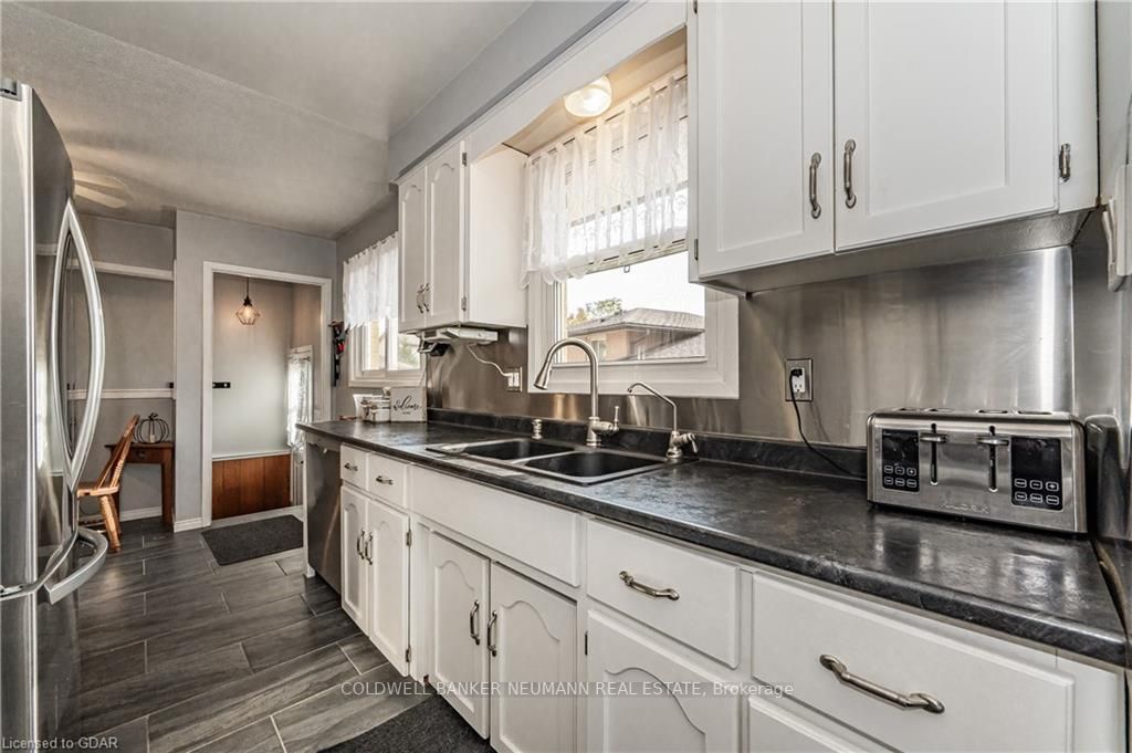 36 Upton Cres