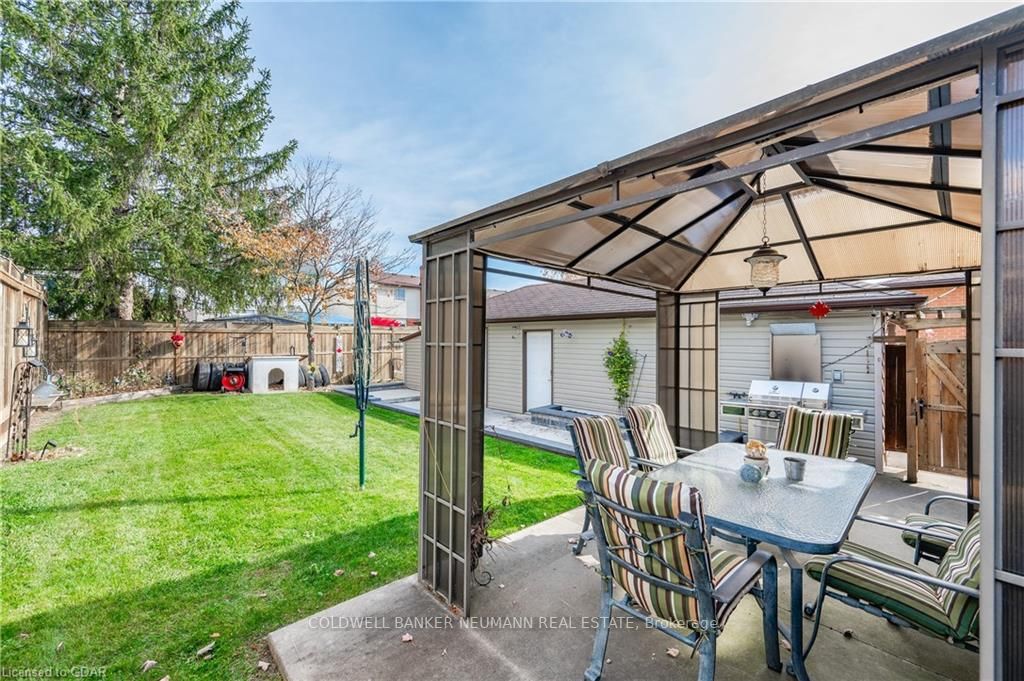 36 Upton Cres