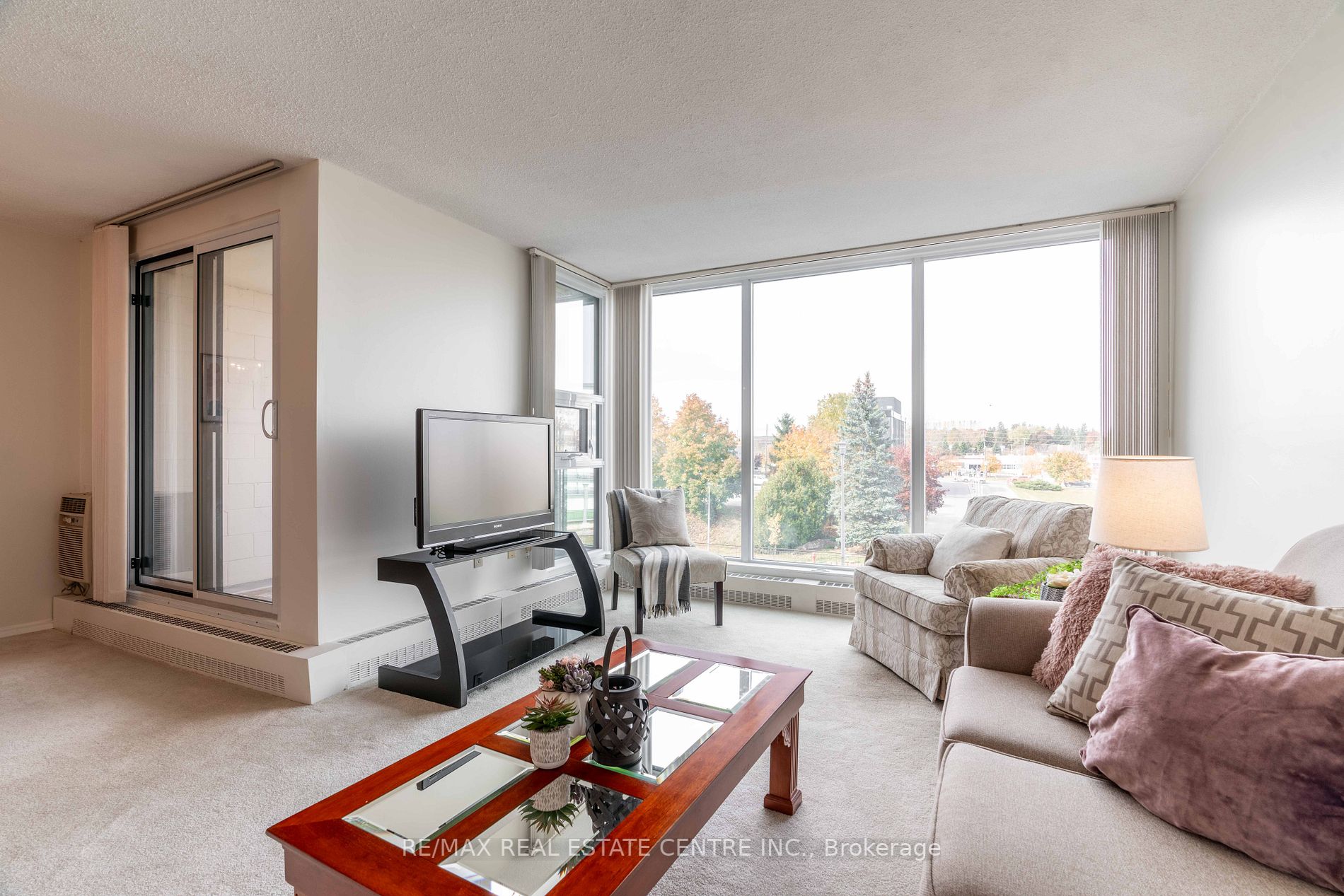19 Woodlawn Rd E, #308