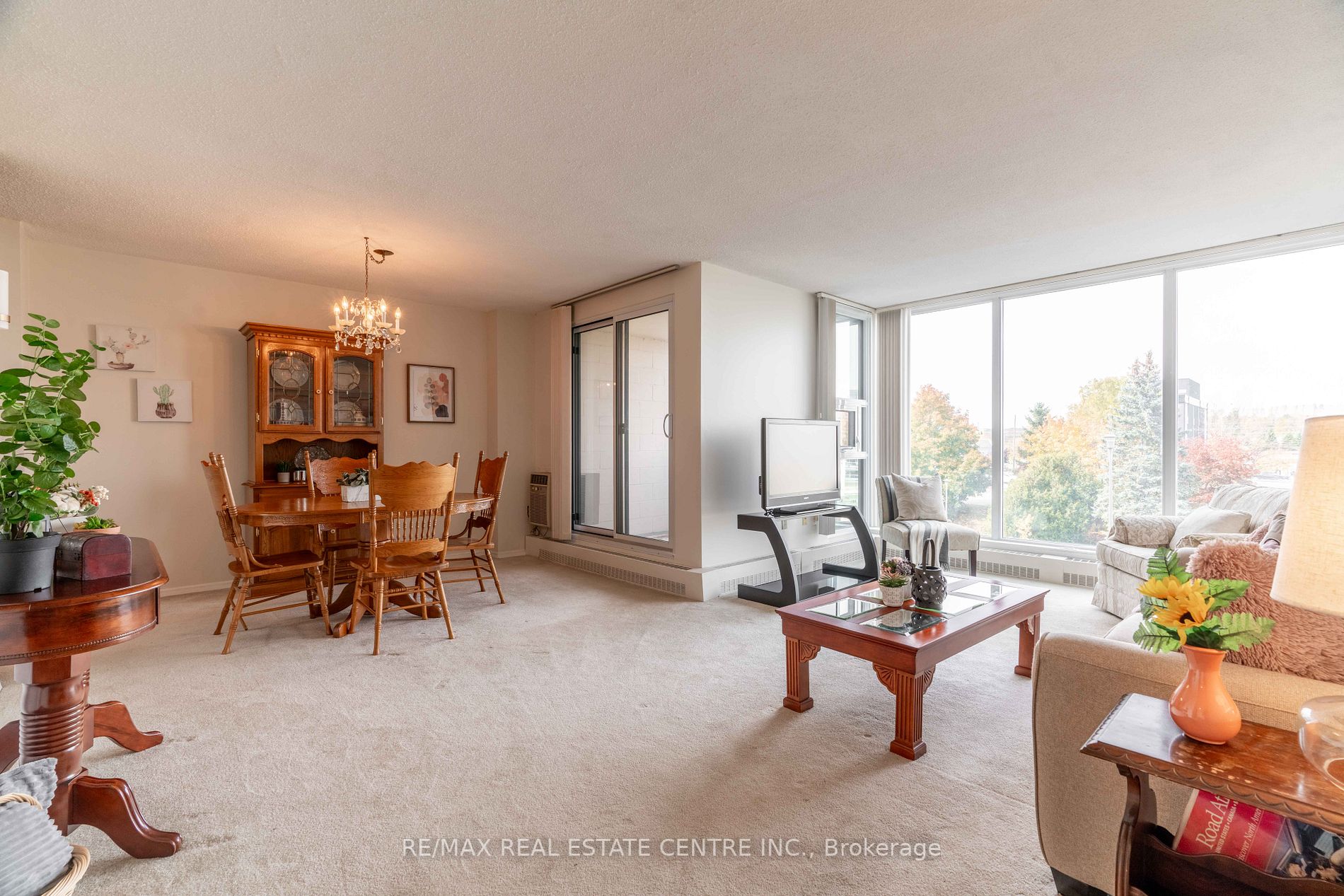 19 Woodlawn Rd E, #308