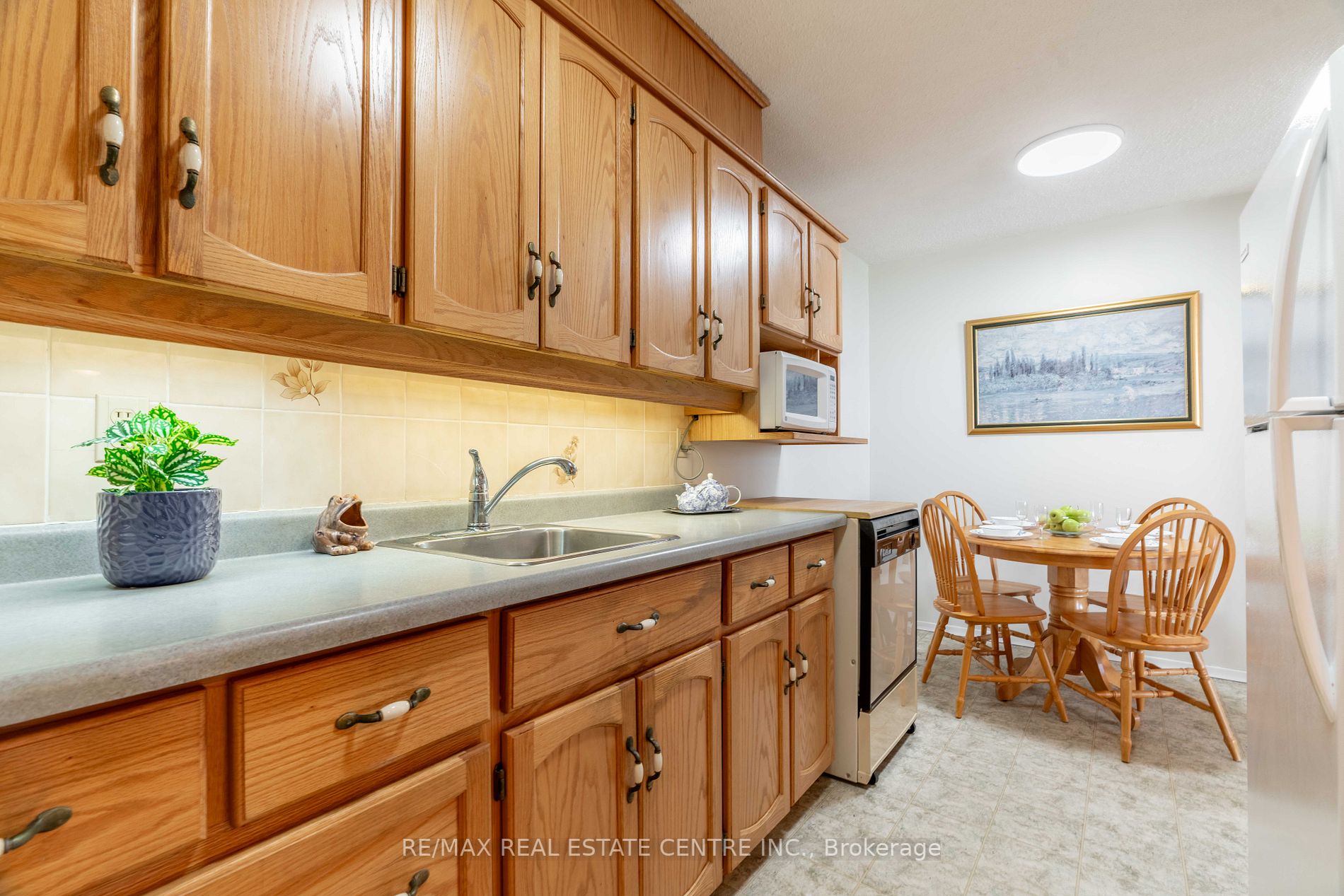 19 Woodlawn Rd E, #308