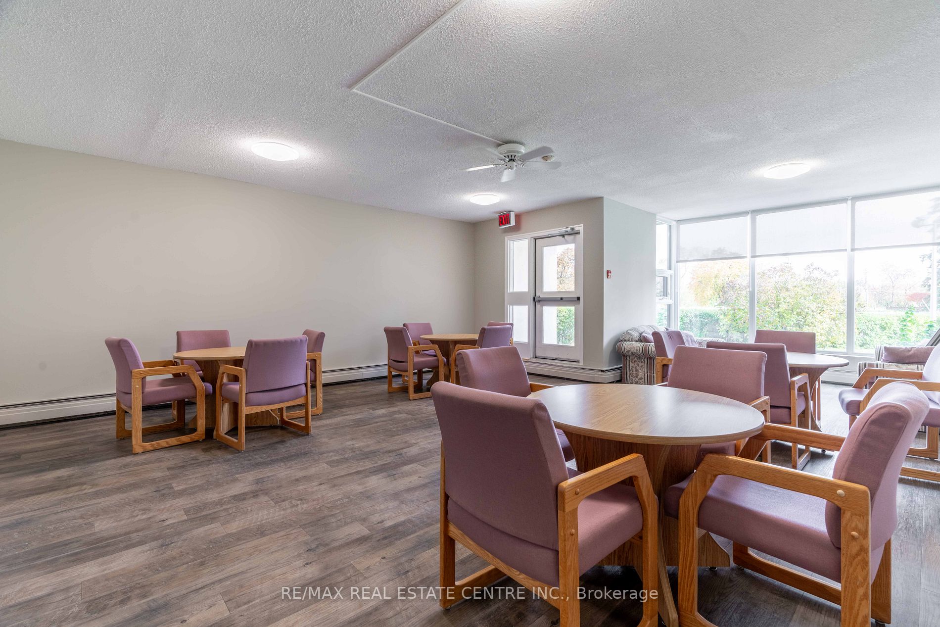 19 Woodlawn Rd E, #308