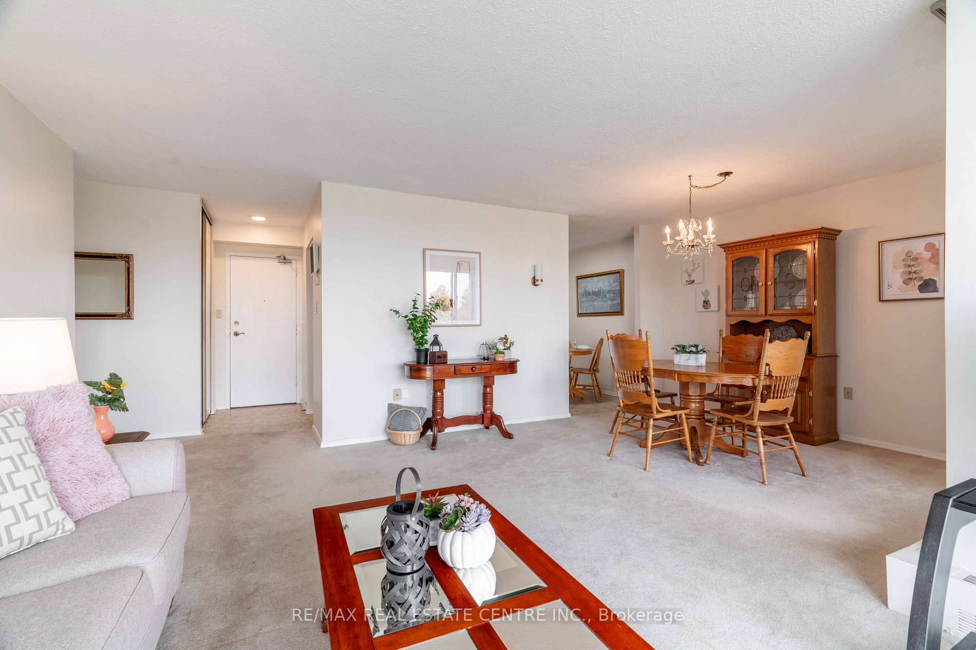 19 Woodlawn Rd E, #308