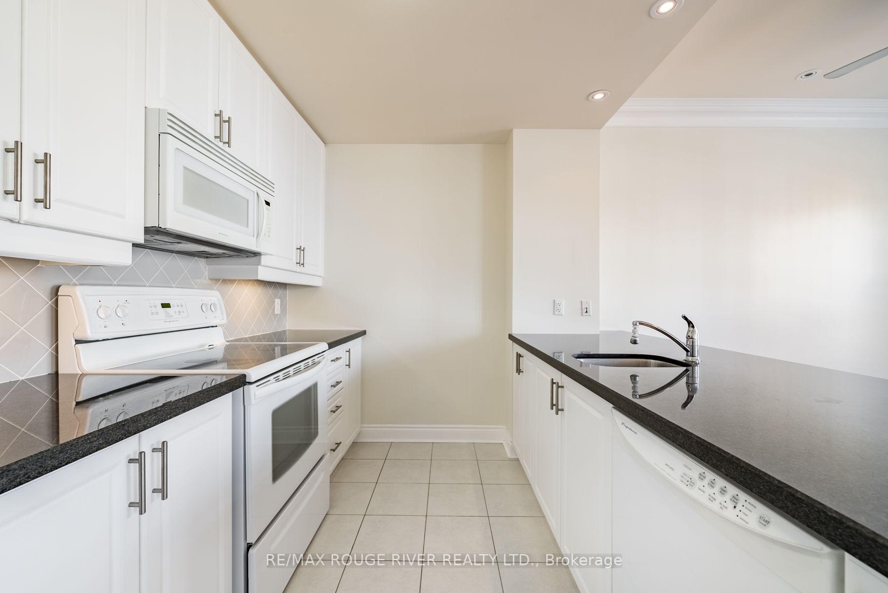 148 Third St, #206