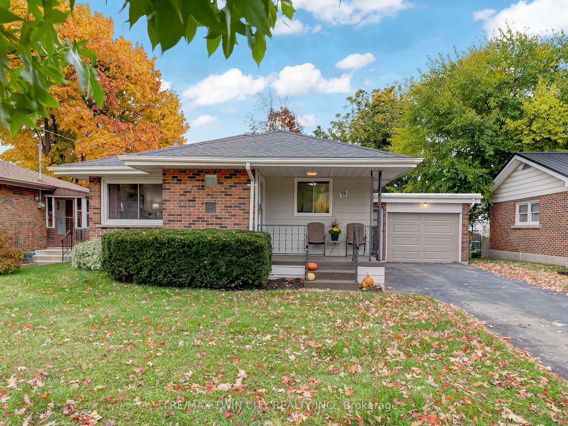 19 Richard Ave