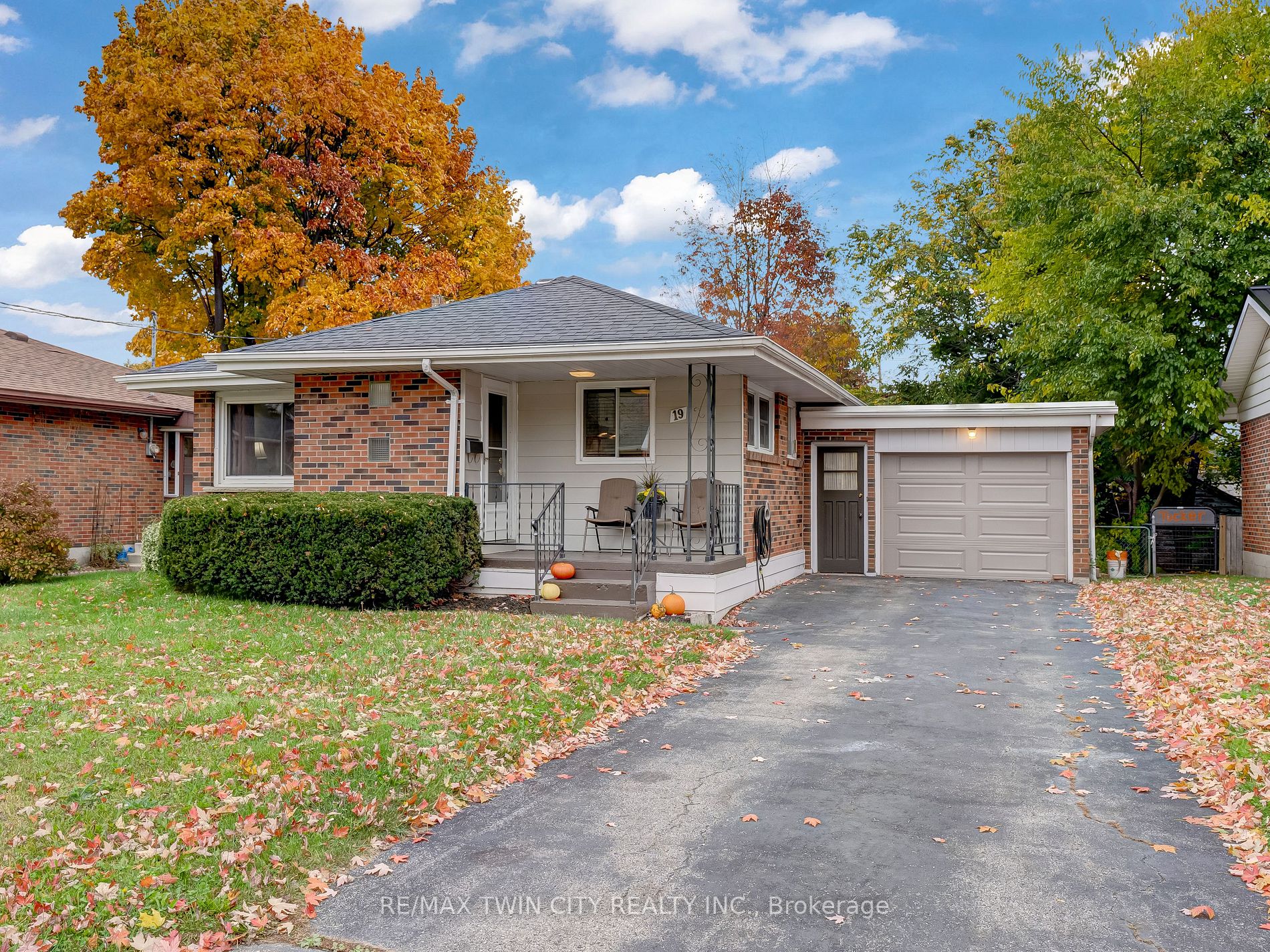19 Richard Ave