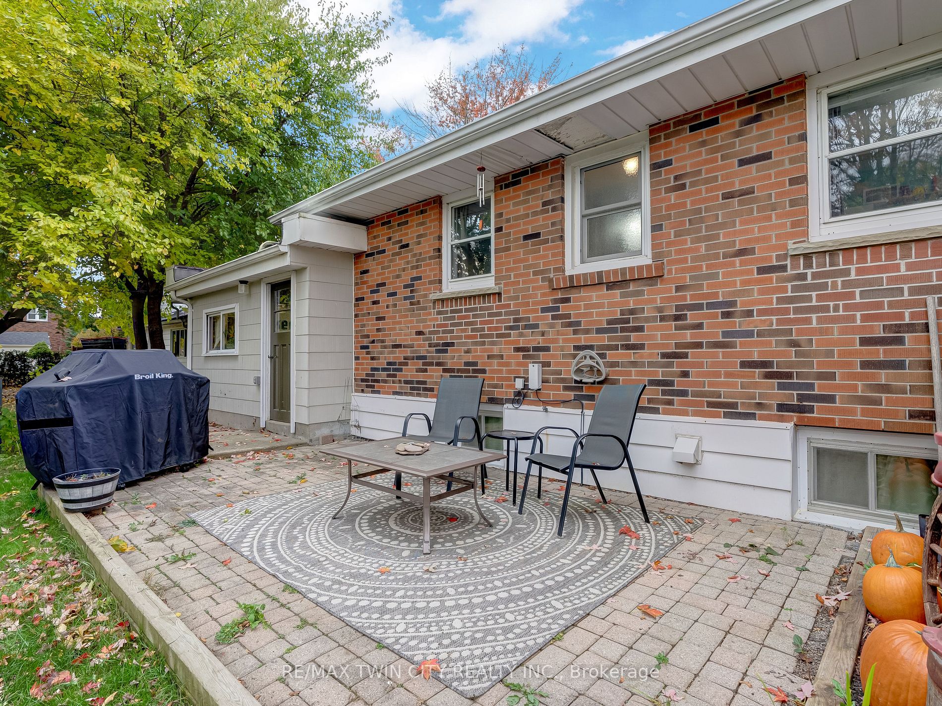 19 Richard Ave