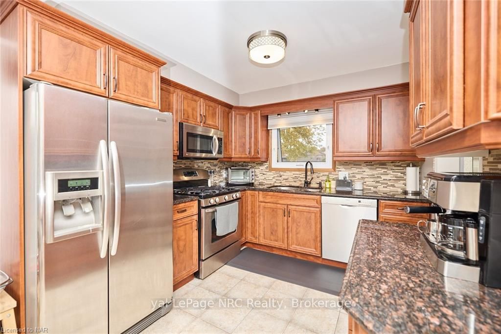 7944 Regent Crt