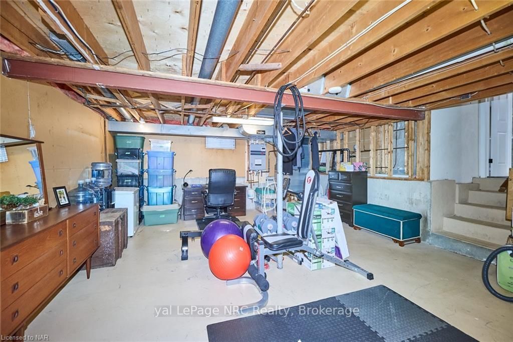 7944 Regent Crt