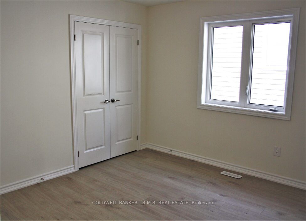 6 Hillcroft Way