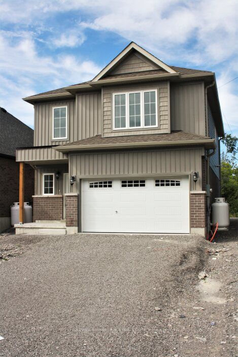 6 Hillcroft Way
