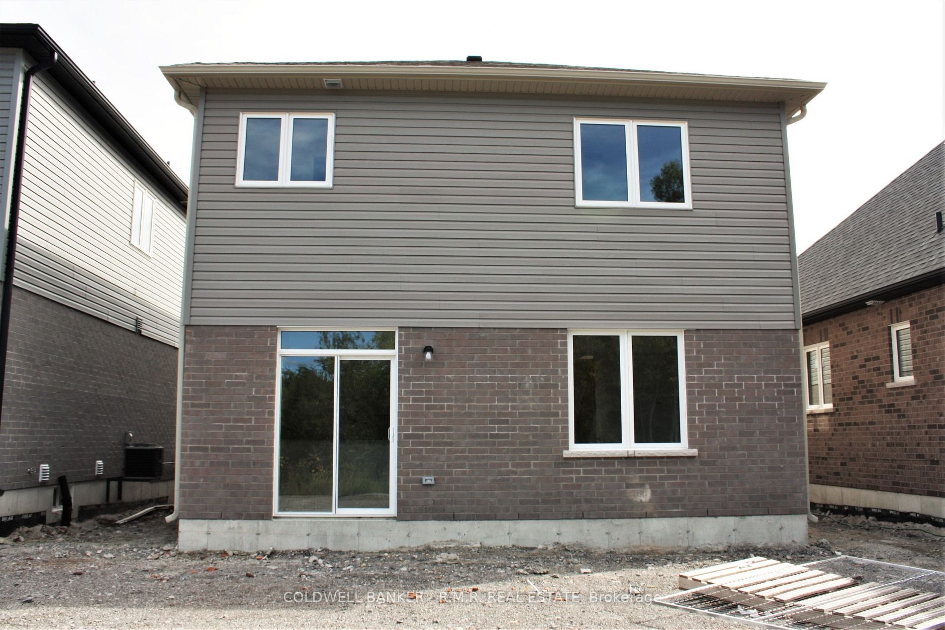 6 Hillcroft Way