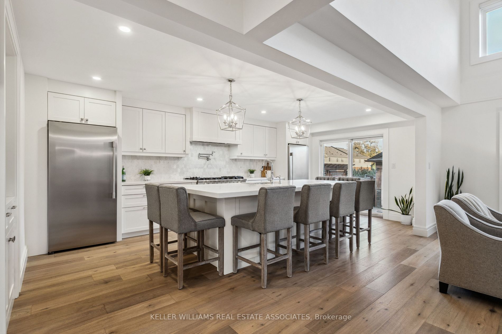 174 Escarpment Dr