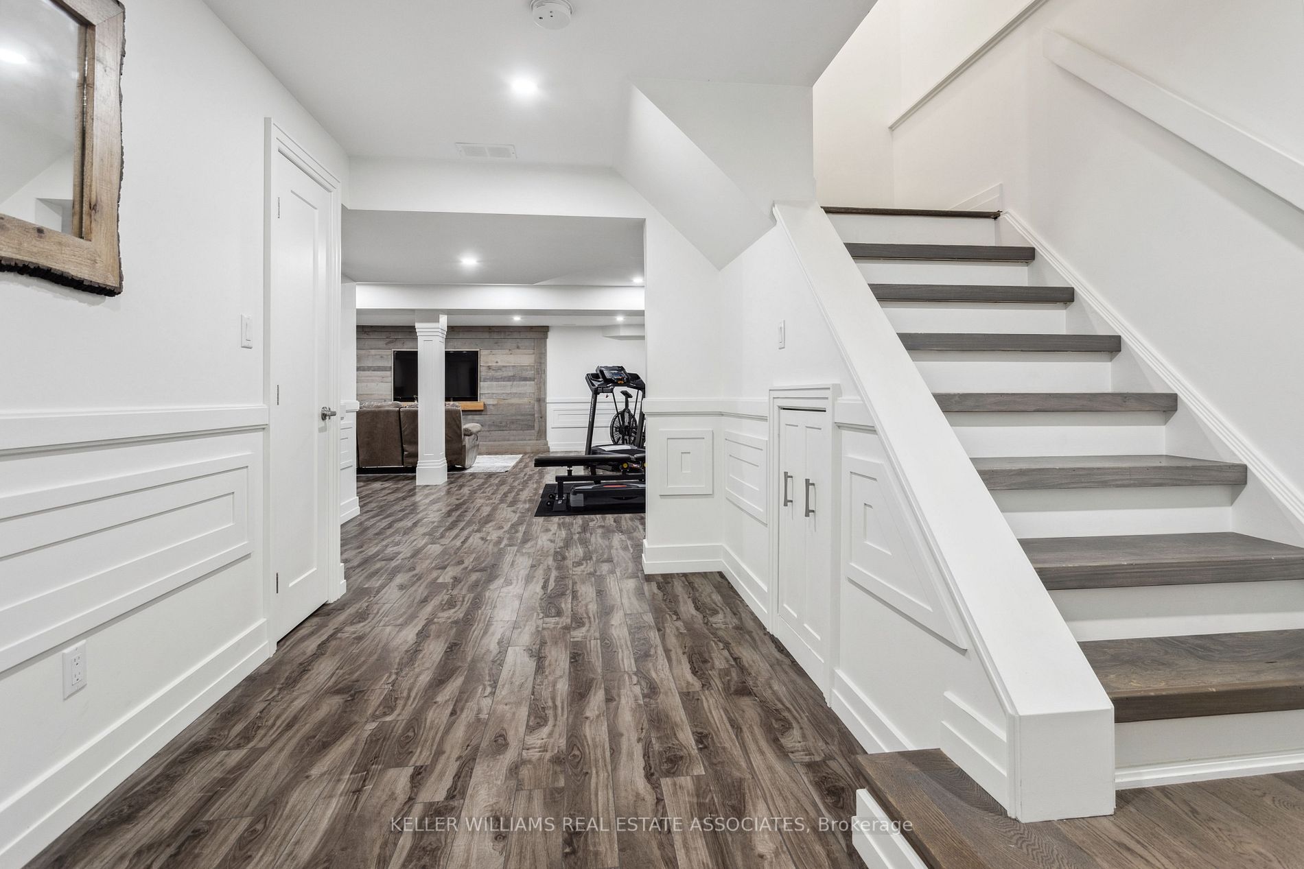 174 Escarpment Dr