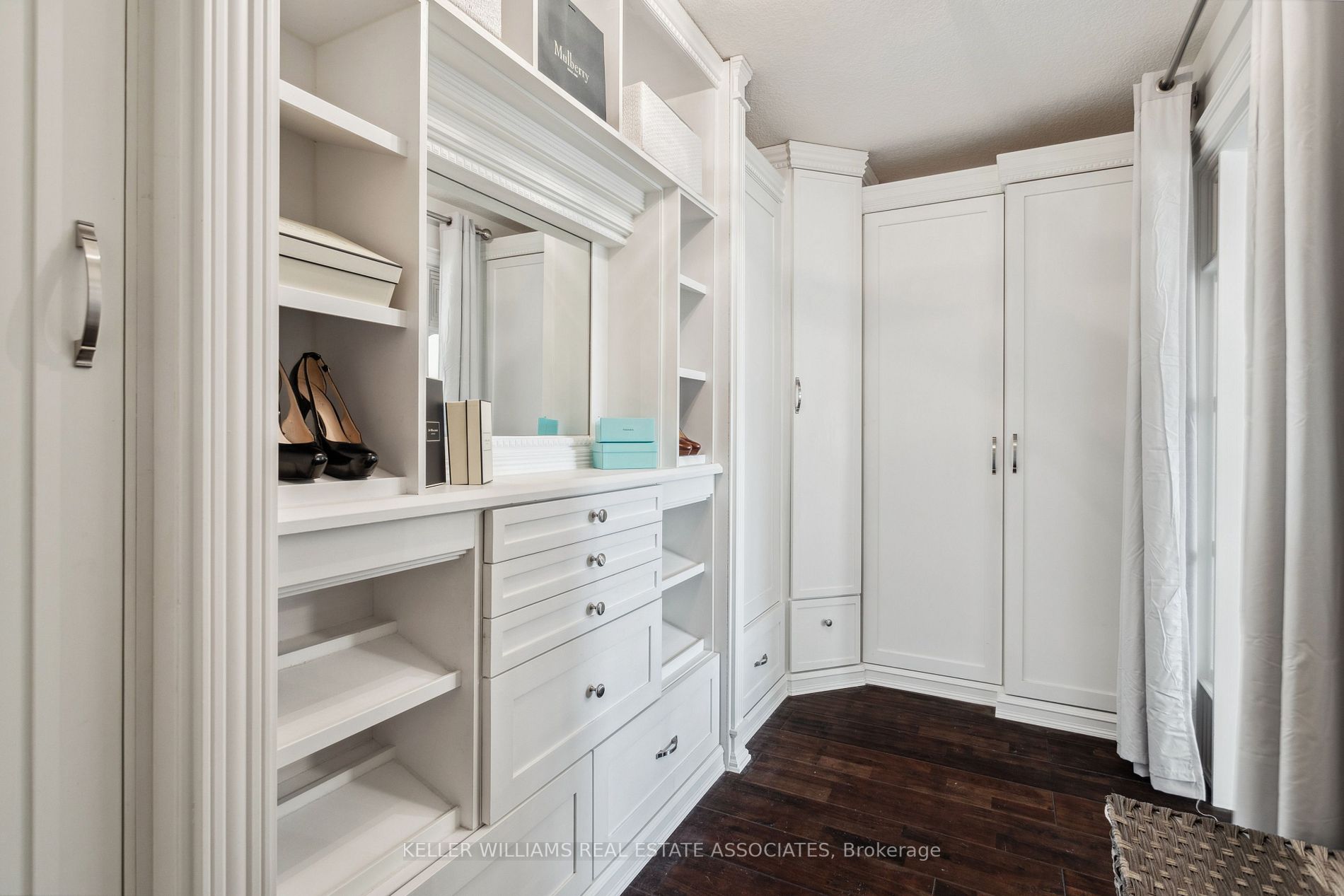 174 Escarpment Dr