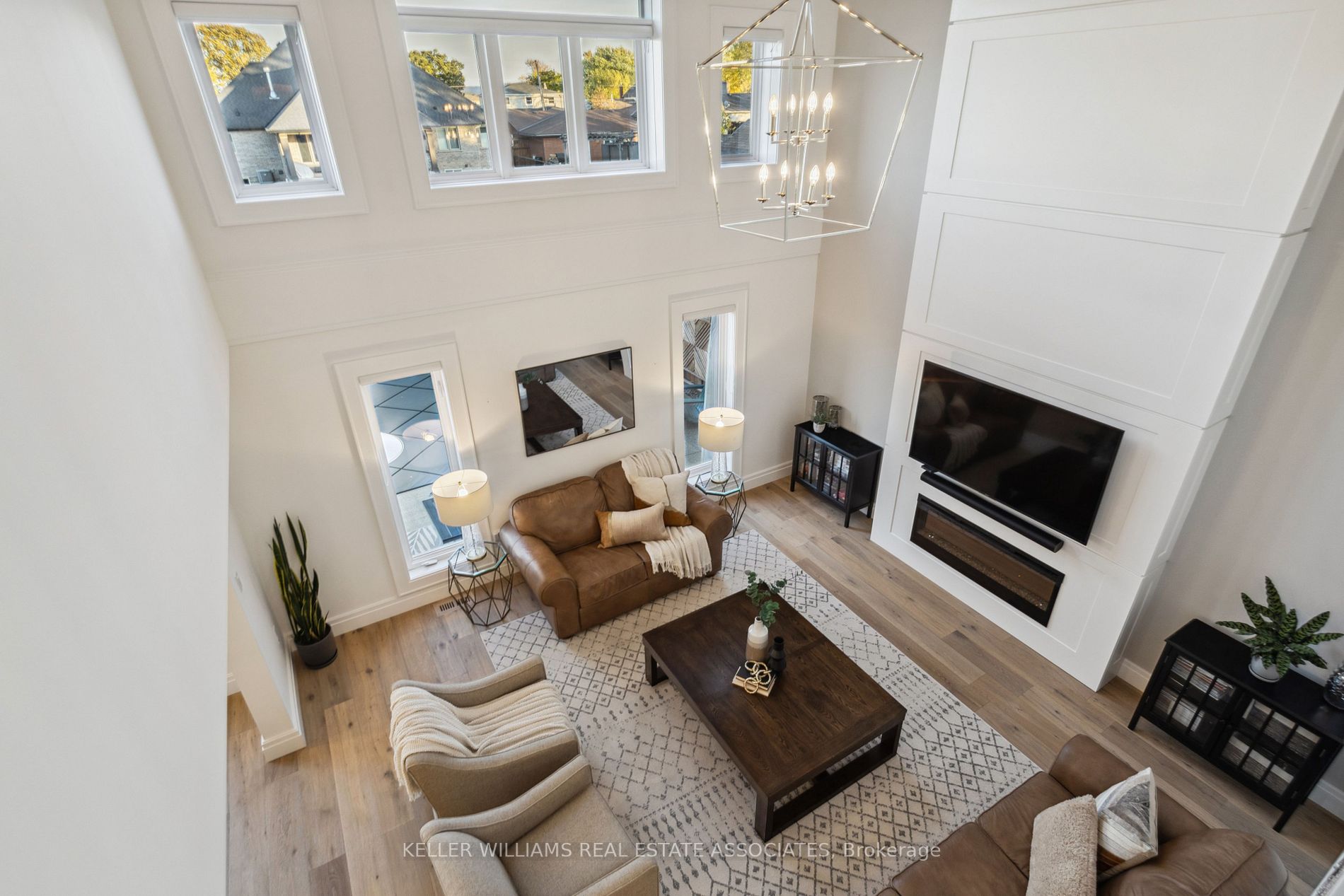 174 Escarpment Dr