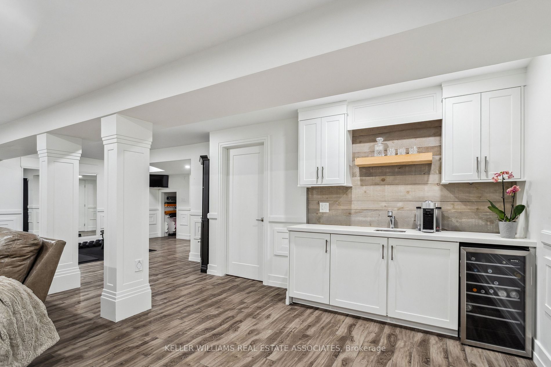 174 Escarpment Dr