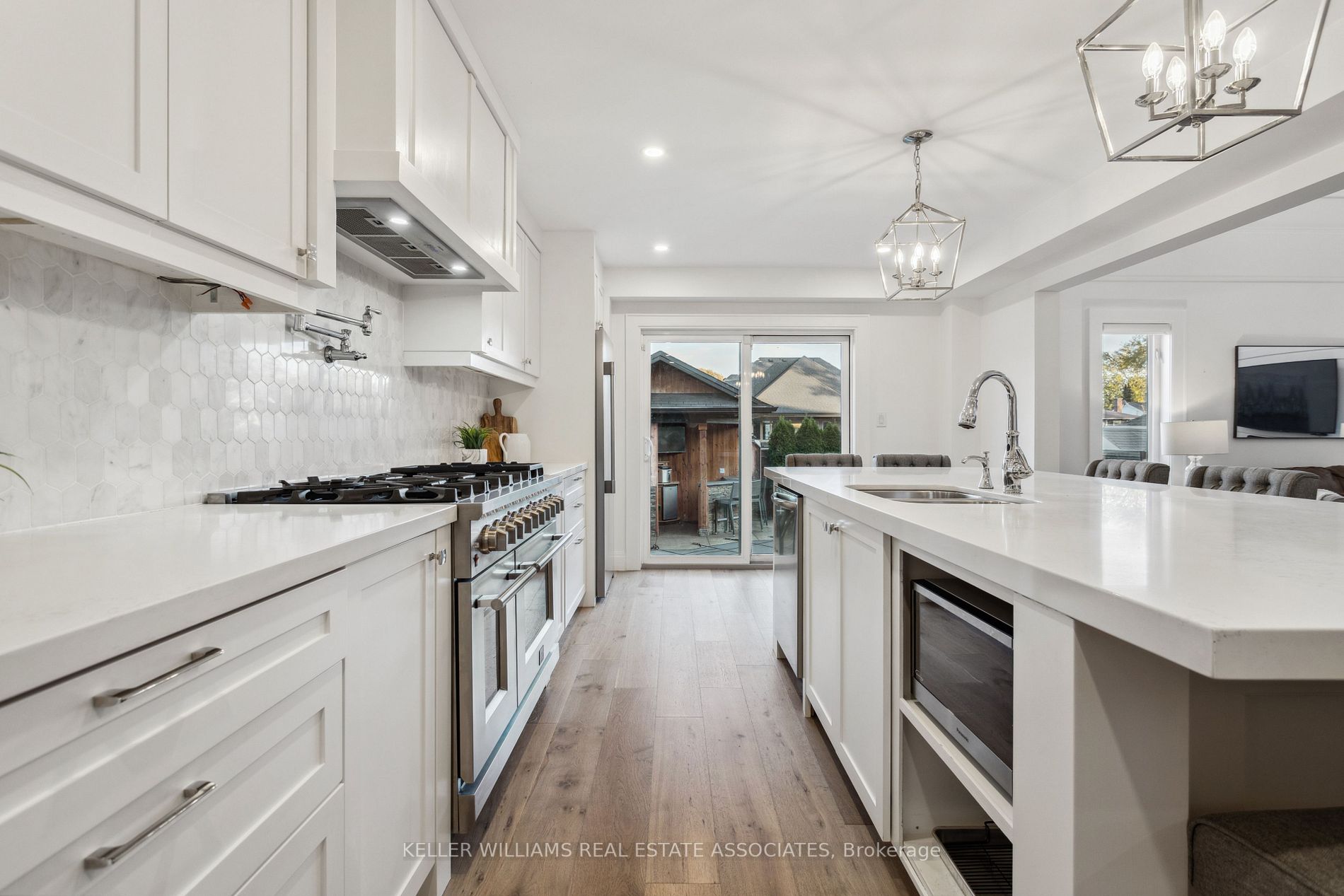 174 Escarpment Dr