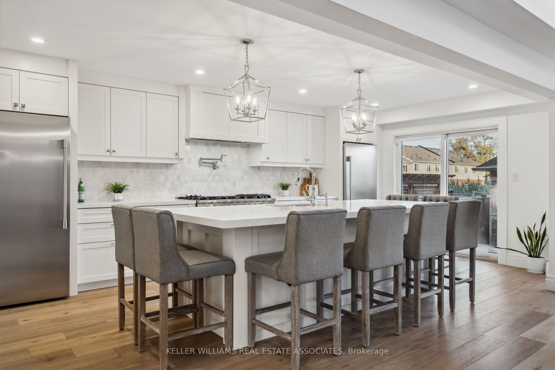 174 Escarpment Dr