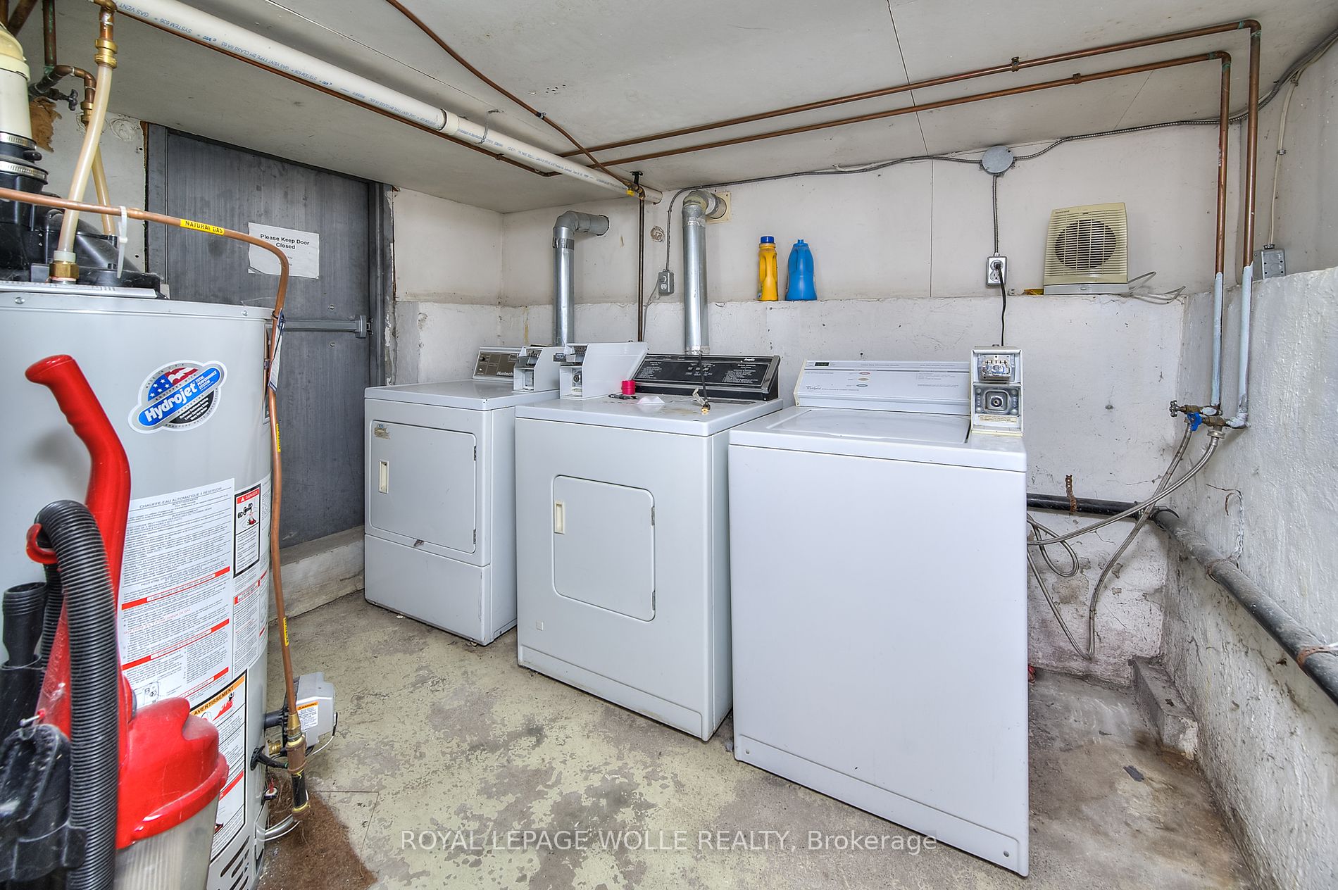 116 Erb St W