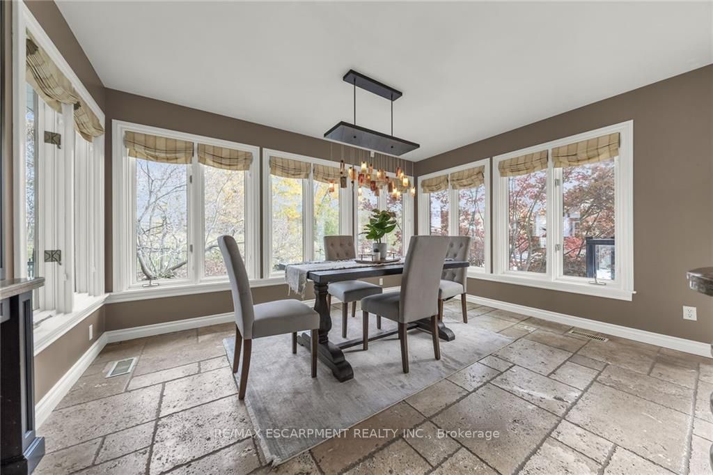 2368 #17 Haldimand Rd
