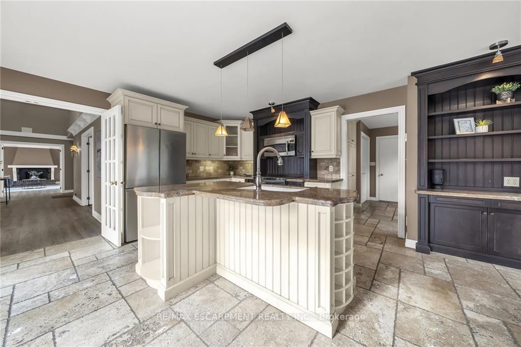 2368 #17 Haldimand Rd